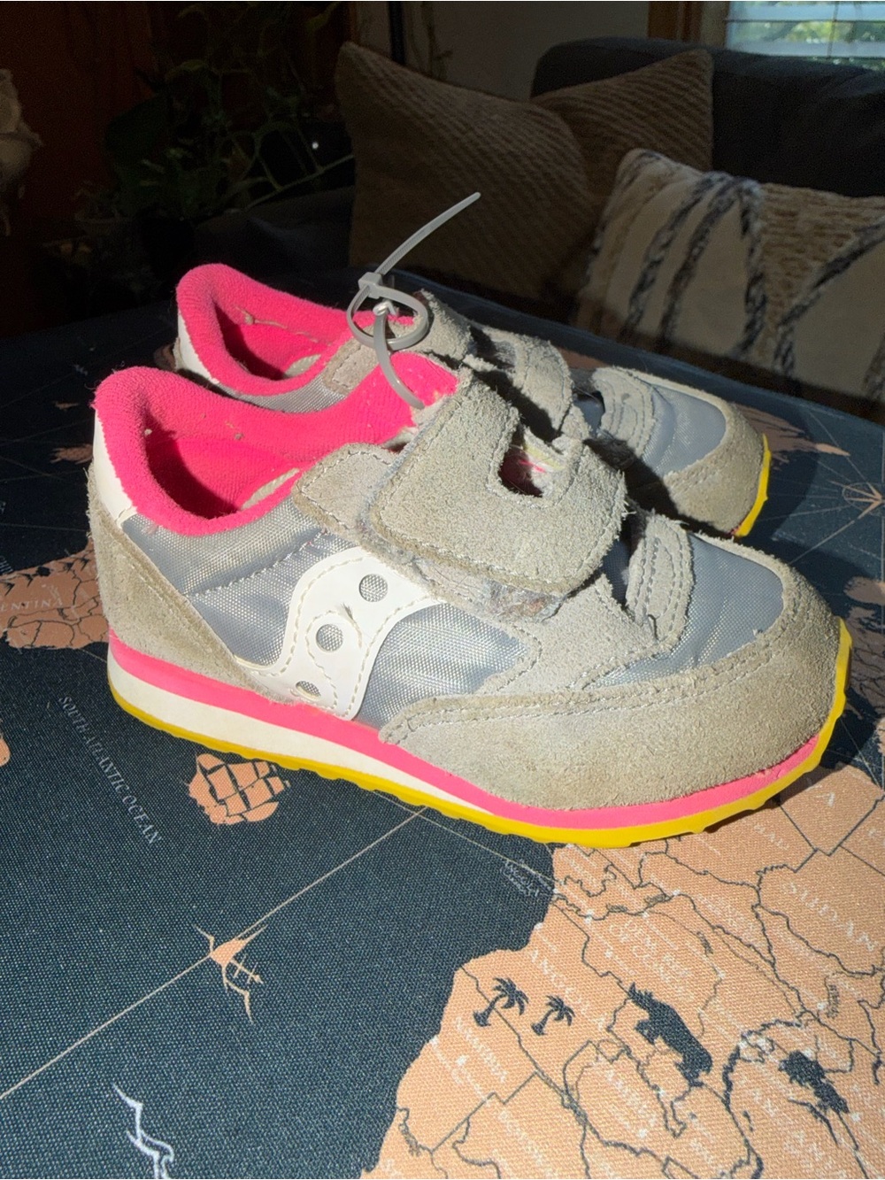 Saucony Toddler Tennis Shoes Baby Girl Size 6.5 Gray and Pink Sneakers